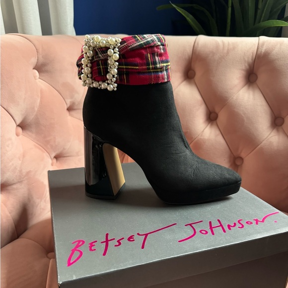 NWT🎄Betsey Johnson IDRIS RED/BLACK BOOTIE🎄size 7 - Picture 4 of 7